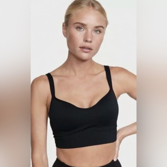 Victorias Secret Flow on
Point Wireless Medium Support Sports Bra New With Tag - Picture 4 of 4